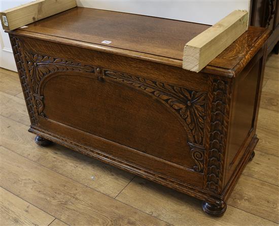 Oak carved blanket box W.99cm